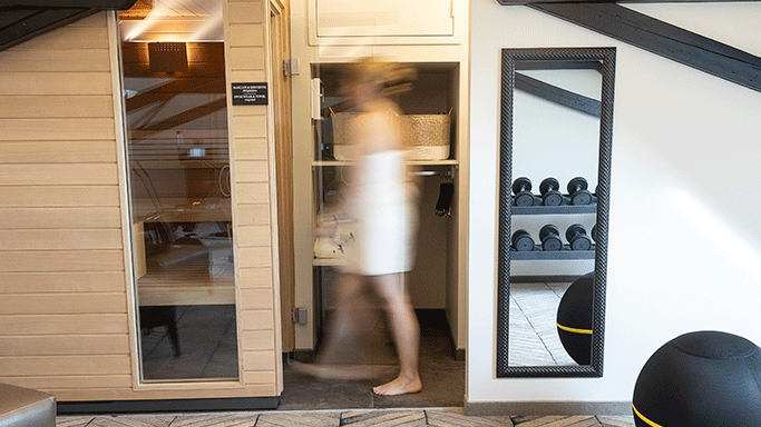 La salle de fitness et la cabine de sauna